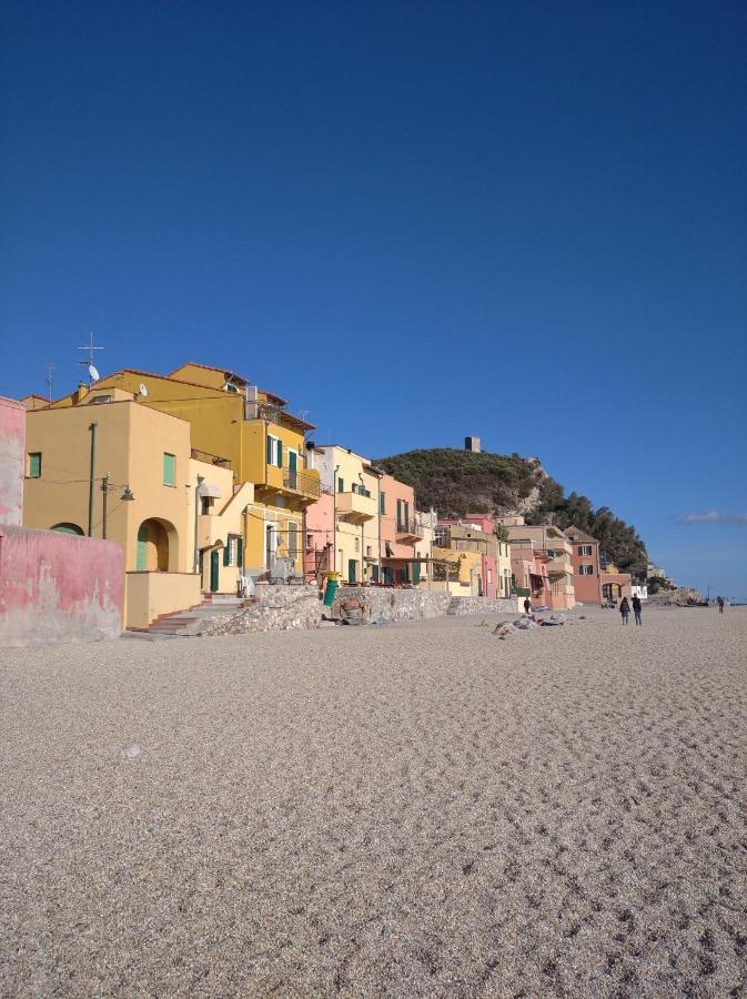 Casa Mariuccia A Due Passi Dal Mare Apartment Finale Ligure Luaran gambar
