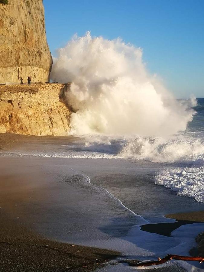 Casa Mariuccia A Due Passi Dal Mare Apartment Finale Ligure Luaran gambar